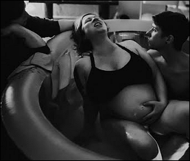 Oregon woman giving birth